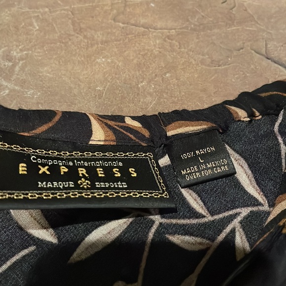 🤩Express🤩 - Picture 2 of 7